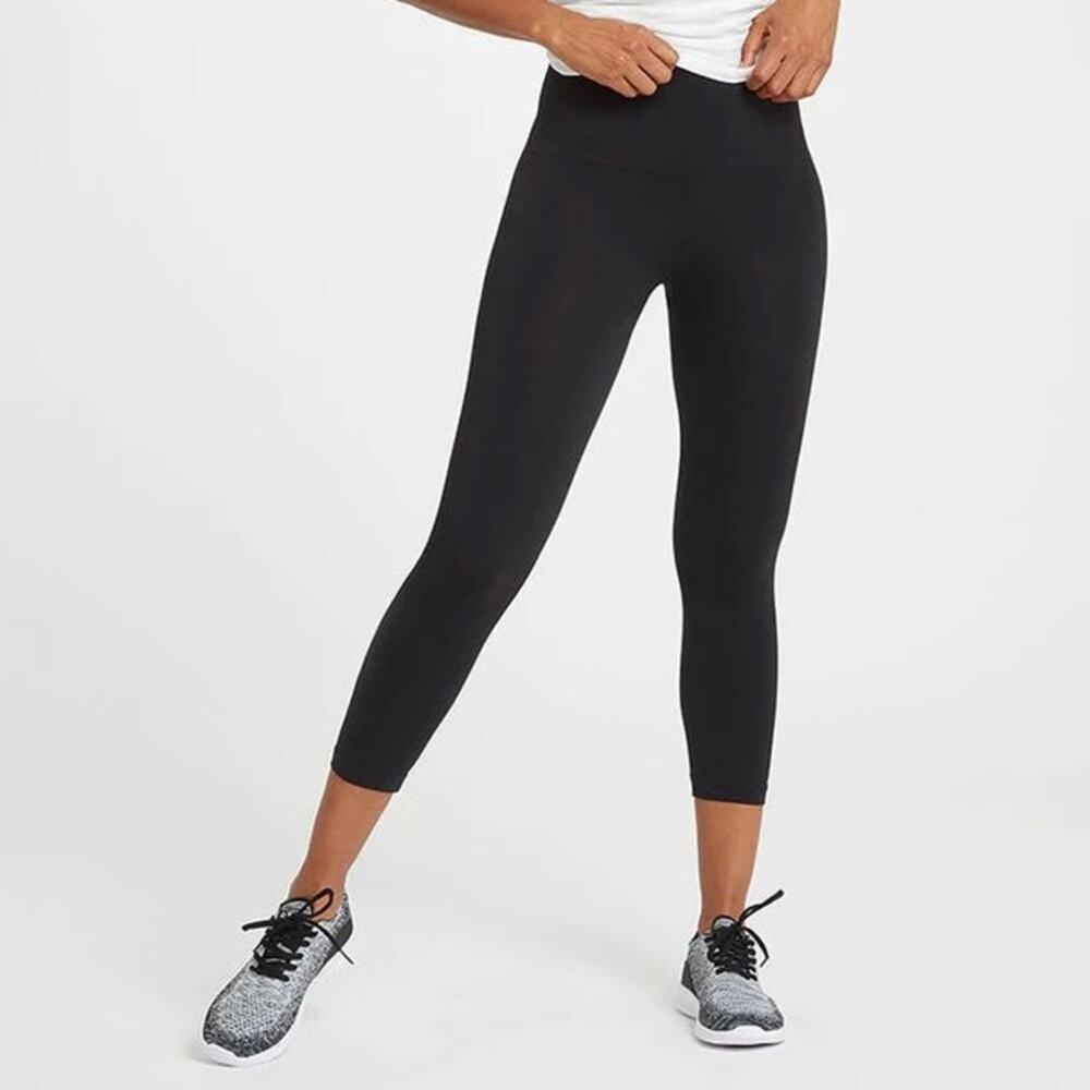 Spanx EcoCare Look at Me Now Very Black High Waisted Cropped Leggings Large - Picture 1 of 9